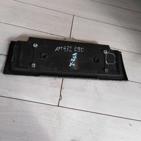 nakladka-dekorativnaia-audi-100-c4-na-krysku-bagaznika-art-71119-big-2