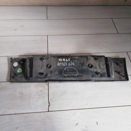 nakladka-dekorativnaia-audi-a6-c4-na-krysku-bagaznika-art-71121-big-2