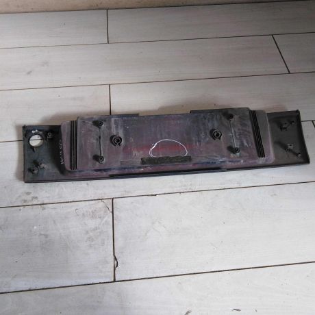 nakladka-dekorativnaia-audi-a6-c4-na-krysku-bagaznika-art-71122-big-5