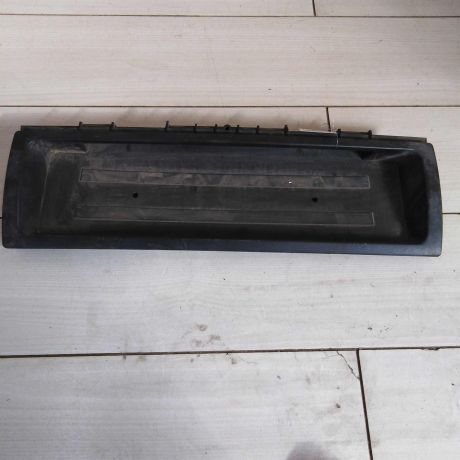 nakladka-dekorativnaia-audi-80-b4-na-krysku-bagaznika-sedan-art-71123-big-0