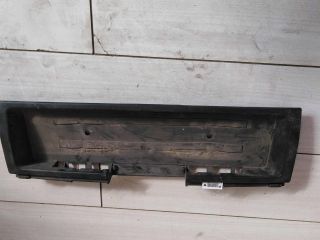 nakladka-dekorativnaia-audi-80-b4-na-krysku-bagaznika-universal-art-71124