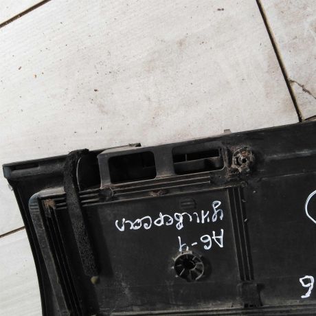 nakladka-dekorativnaia-audi-80-b4-na-krysku-bagaznika-universal-art-71124-big-4