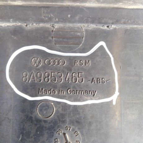 nakladka-dekorativnaia-audi-80-b4-na-krysku-bagaznika-universal-art-71124-big-2