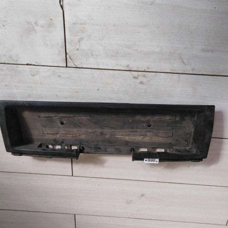 nakladka-dekorativnaia-audi-80-b4-na-krysku-bagaznika-universal-art-71124-big-0