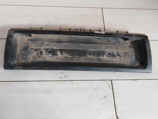 nakladka-dekorativnaia-audi-100-c4-na-krysku-bagaznika-art-71148