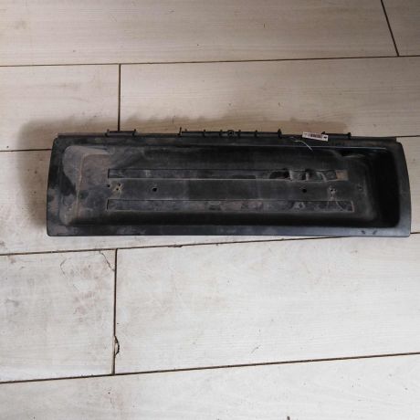 nakladka-dekorativnaia-audi-80-b4-na-krysku-bagaznika-art-71154-big-0