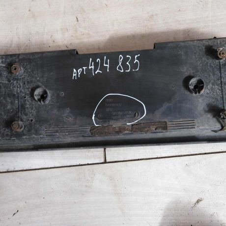 nakladka-dekorativnaia-audi-100-a6-c4-na-krysku-bagaznika-art-71156-big-1