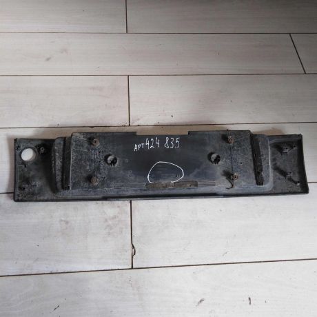 nakladka-dekorativnaia-audi-100-a6-c4-na-krysku-bagaznika-art-71156-big-3