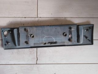 nakladka-dekorativnaia-audi-100-a6-c4-na-krysku-bagaznika-original-art-71159