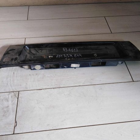 nakladka-dekorativnaia-audi-100-a6-c4-na-krysku-bagaznika-original-art-71159-big-5