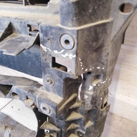 peredniaia-panel-televizor-defekt-volkswagen-polo-v-sedan-art-71268-big-1