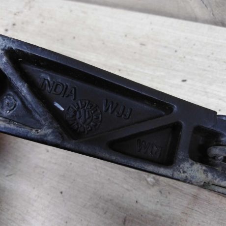 povodok-stekloocistitelia-pravyi-perednii-volkswagen-polo-v-sedan-art-71433-big-4