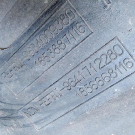 peredniaia-panel-televizor-peugeot-307-defekt-na-foto-art-72607-big-3