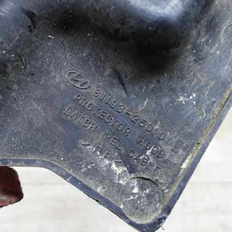 nakladka-perednei-paneli-na-zamok-hyundai-accent-ii-art-72782-big-3