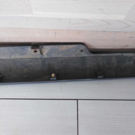 nakladka-na-porog-pravaia-nissan-primera-p12-defekt-art-73628-big-1