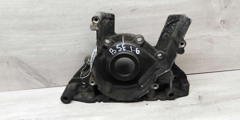 kryska-kolenvala-volkswagen-golf-5-art-14036-big-0