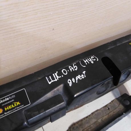 peredniaia-panel-televizor-skoda-octavia-a5-art-75713-big-4