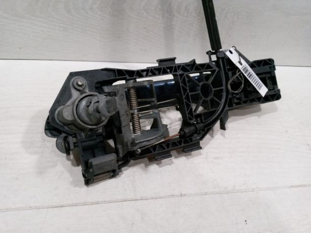 rucka-dveri-naruznaia-peredniaia-pravaia-defekt-volkswagen-passat-b6-art-77153-big-4