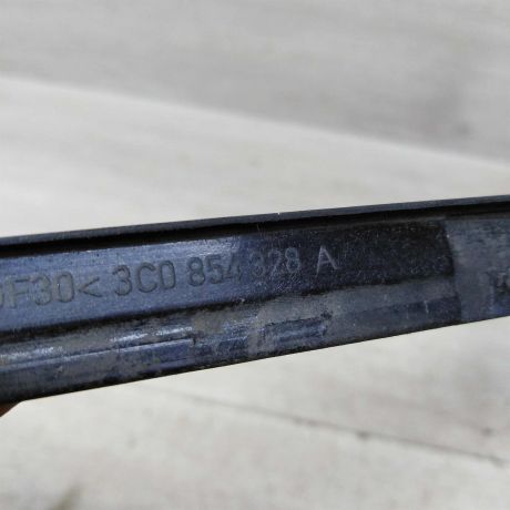 molding-pravyi-lobovogo-stekla-volkswagen-passat-b6-art-77249-big-1