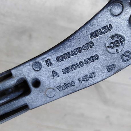 povodok-stekloocistitelia-perednego-citroen-c4-i-pravyi-art-79293-big-2