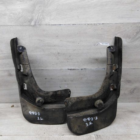 bryzgovik-zadnii-dva-stuki-ford-focus-3-art-82353-big-0