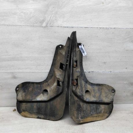 bryzgovik-zadnii-dva-stuki-ford-focus-3-art-82353-big-1