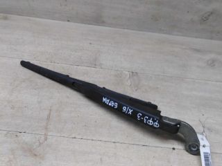 povodok-stekloocistitelia-zadnego-ford-focus-3-art-82390