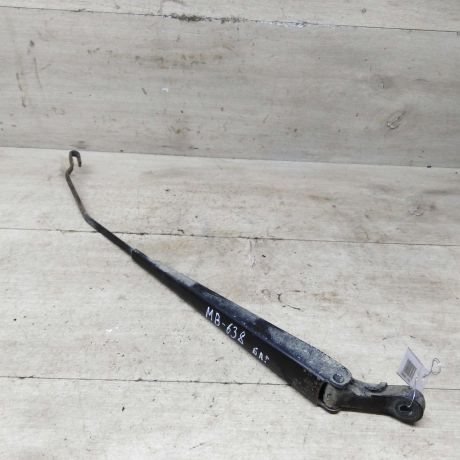 povodok-stekloocistitelia-kryski-bagaznika-mercedes-vito-w638-art-83798-big-0