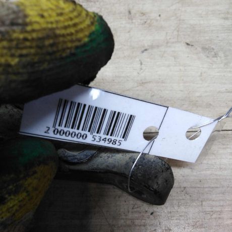 povodok-stekloocistitelia-kryski-bagaznika-mercedes-vito-w638-art-83798-big-2