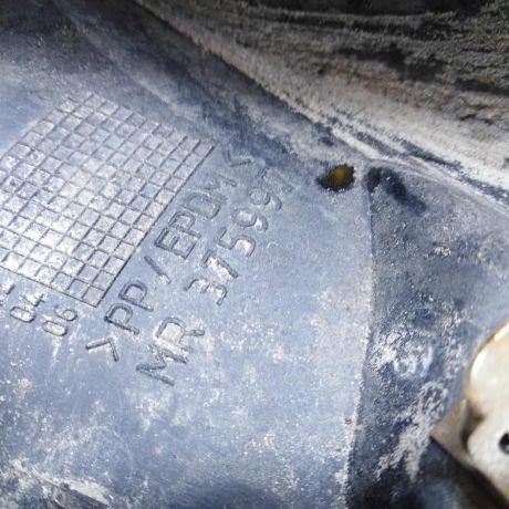 bryzgovik-zadnii-mitsubishi-carisma-i-art-85070-big-6