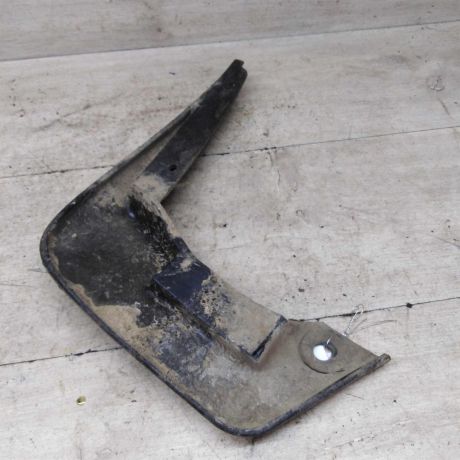 bryzgovik-perednii-pravyi-renault-logan-i-art-87767-big-0