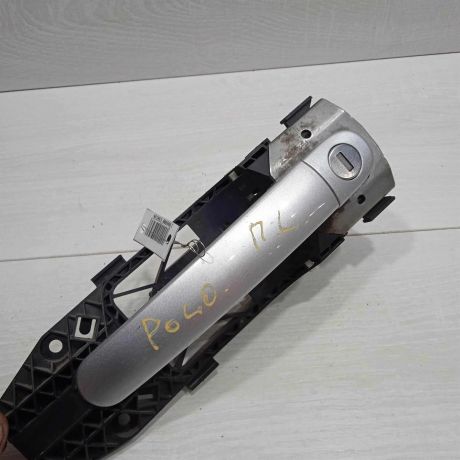 rucka-dveri-naruznaia-peredniaia-levaia-volkswagen-polo-5-art-88222-big-0