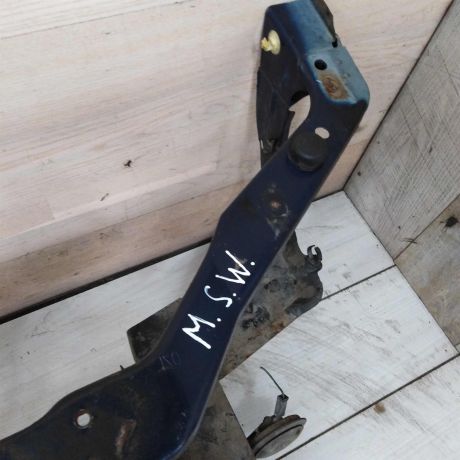 peredniaia-panel-televizor-mitsubishi-space-wagon-iii-art-89253-big-1