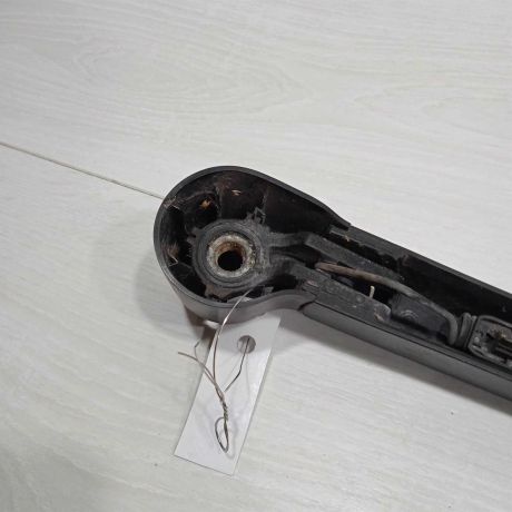 povodok-stekloocistitelia-zadnego-skoda-yeti-i-art-90848-big-4