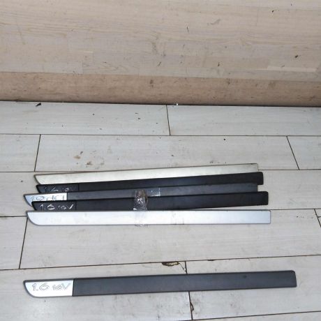 molding-dveri-perednii-levyi-srednii-renault-megane-ii-art-91005-big-0