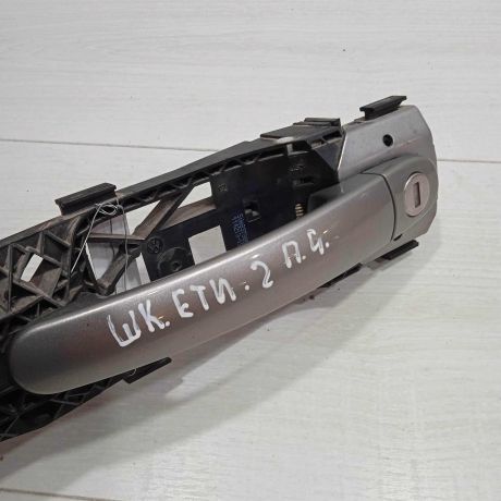 rucka-dveri-naruznaia-peredniaia-levaia-skoda-yeti-i-art-91153-big-1