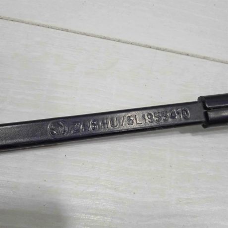 povodok-stekloocistitelia-pravyi-skoda-yeti-i-art-91246-big-2