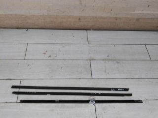 molding-zadnii-levyi-verxnii-naruznyi-dlia-stekla-renault-megane-ii-art-91446