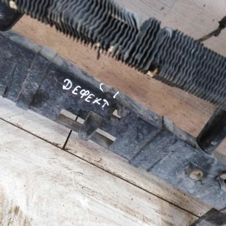 peredniaia-panel-televizor-ford-mondeo-3-defekt-art-95367-big-2