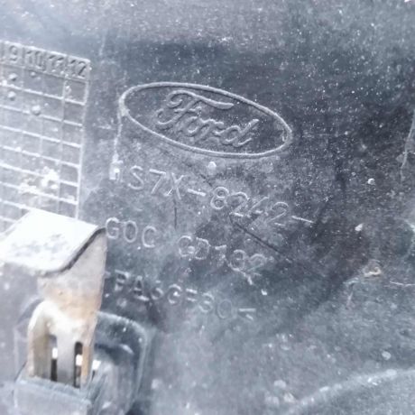 peredniaia-panel-televizor-ford-mondeo-3-defekt-art-95367-big-8