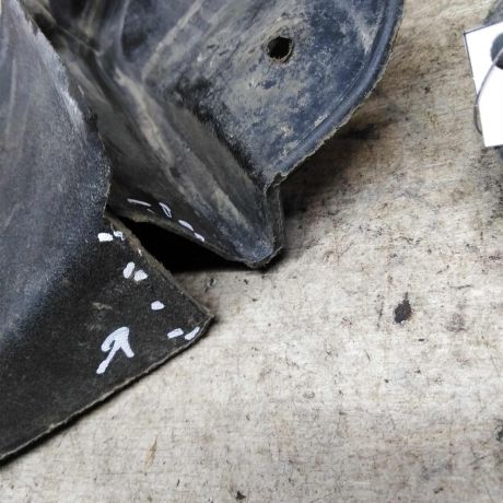 bryzgovik-zadnii-dva-stuki-volkswagen-polo-5-art-96807-big-1