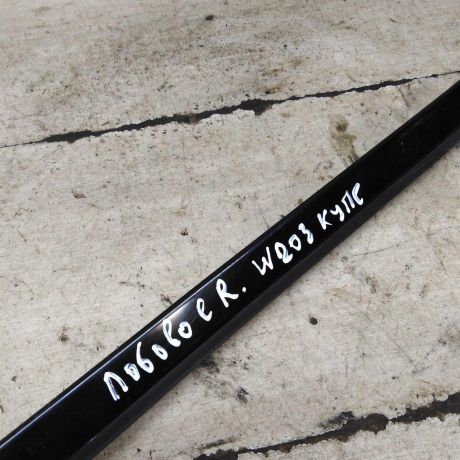 molding-lobovogo-stekla-pravyi-mercedes-c-klass-w203-kupe-art-98192-big-2