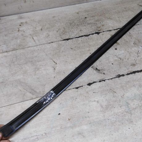 molding-lobovogo-stekla-pravyi-mercedes-c-klass-w203-kupe-art-98192-big-3