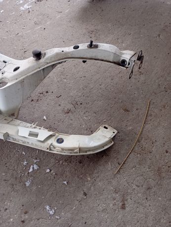 peredniaia-panel-televizor-ford-focus-i-art-98242-big-2