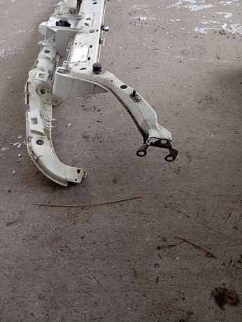 peredniaia-panel-televizor-ford-focus-i-art-98242-big-1