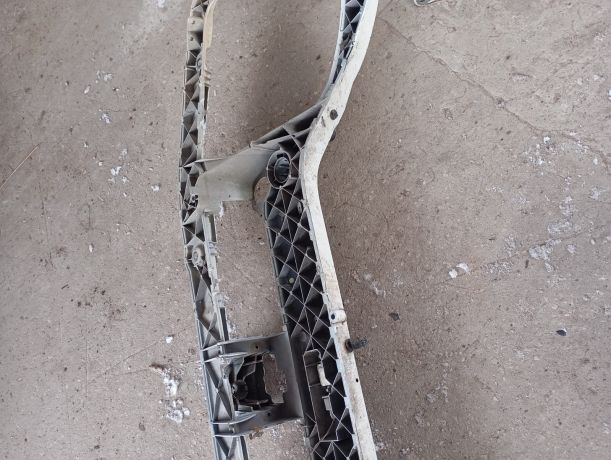 peredniaia-panel-televizor-ford-focus-i-art-98242-big-4