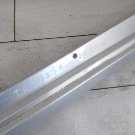 nakladka-na-porog-pravaia-naruznaia-toyota-avensis-iii-art-99142-big-5