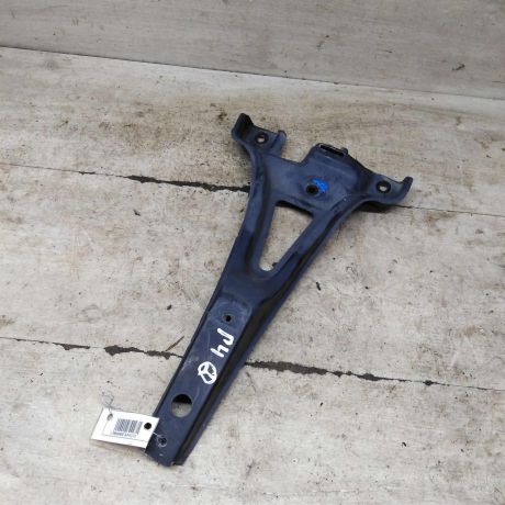 peredniaia-panel-televizor-sredniaia-cast-volkswagen-golf-4-volkswagen-bora-art-99611-big-0