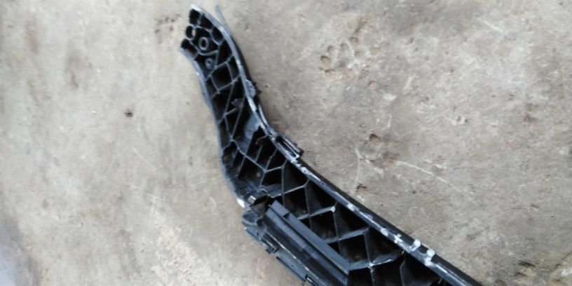 peredniaia-panel-televizora-renault-megane-ii-art-100800-big-2