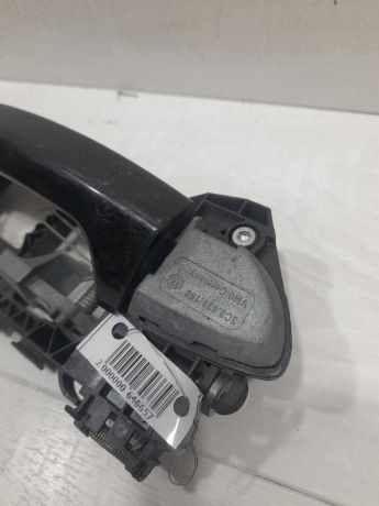 rucka-dveri-naruznaia-peredniaia-pravaia-volkswagen-passat-b6-art-100851-big-1